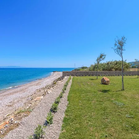 Villa Panaxia Akte